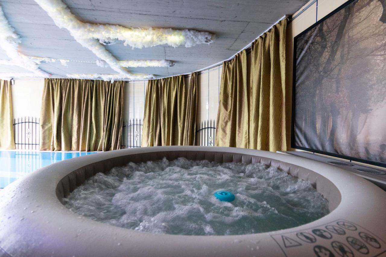 Unique With Private Pool, Cinema, Apartament Praga