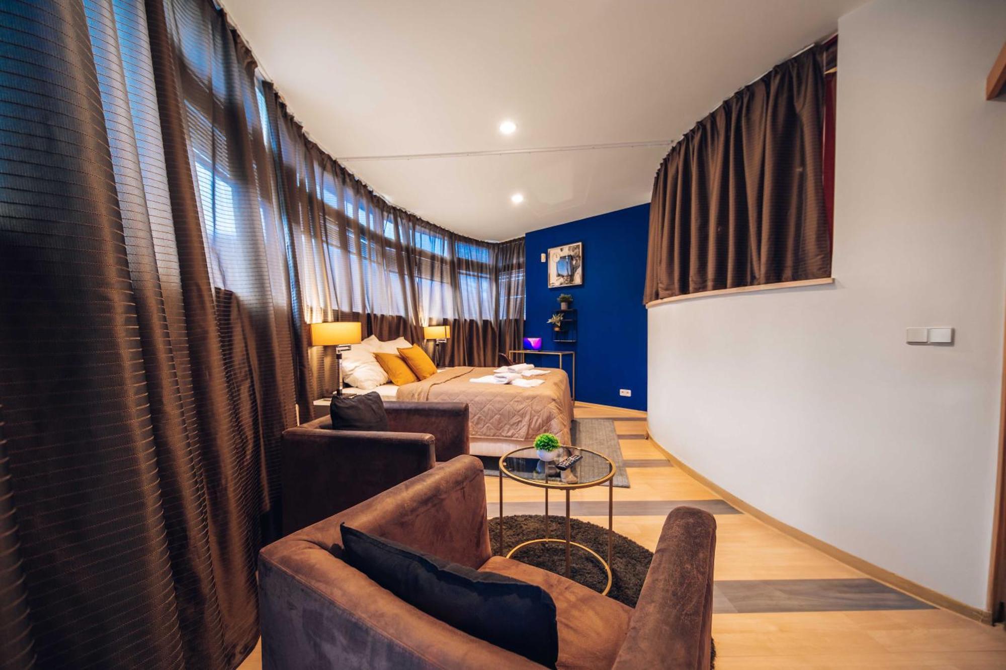 Unique With Private Pool, Cinema, * Praga
